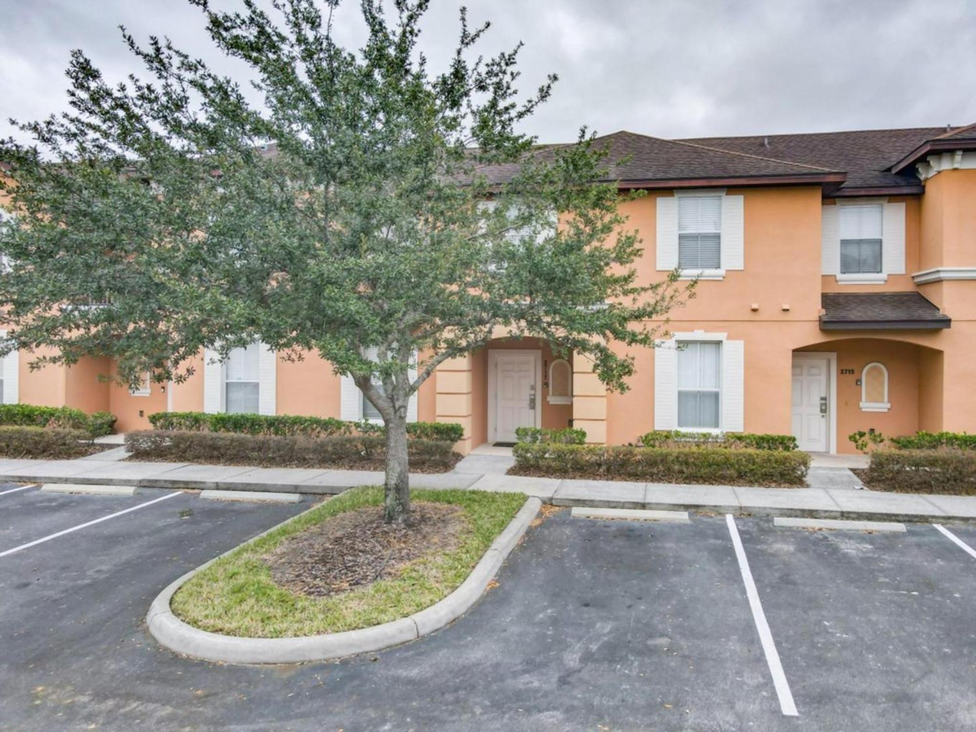 Spacious Regal Oaks Townhome By Apartment *