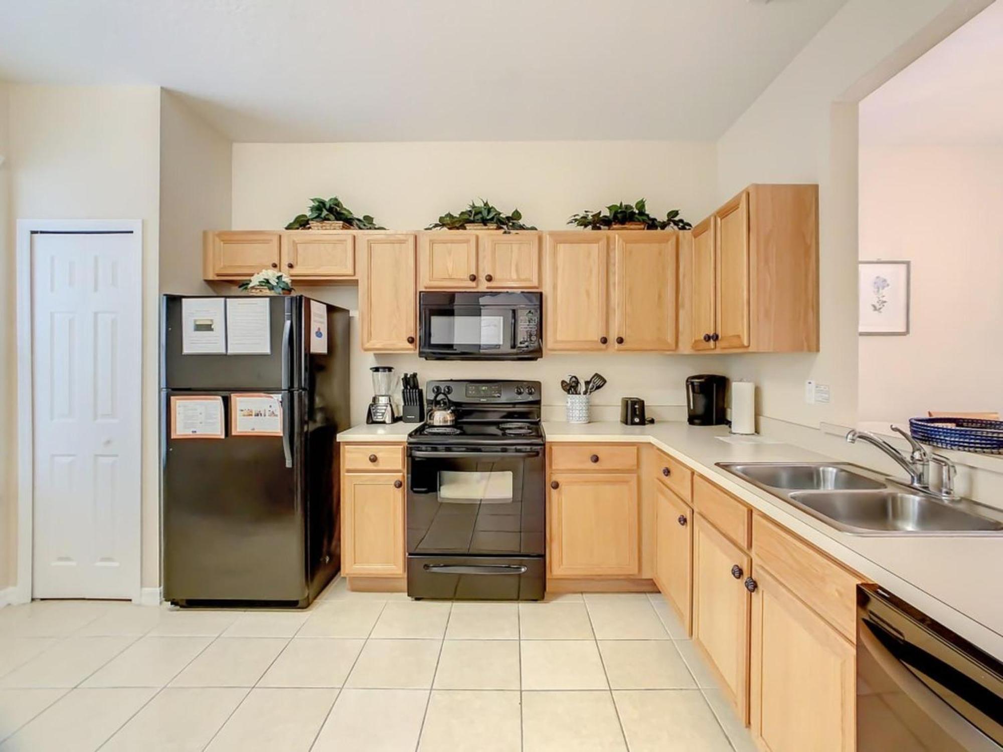 Spacious Regal Oaks Townhome By