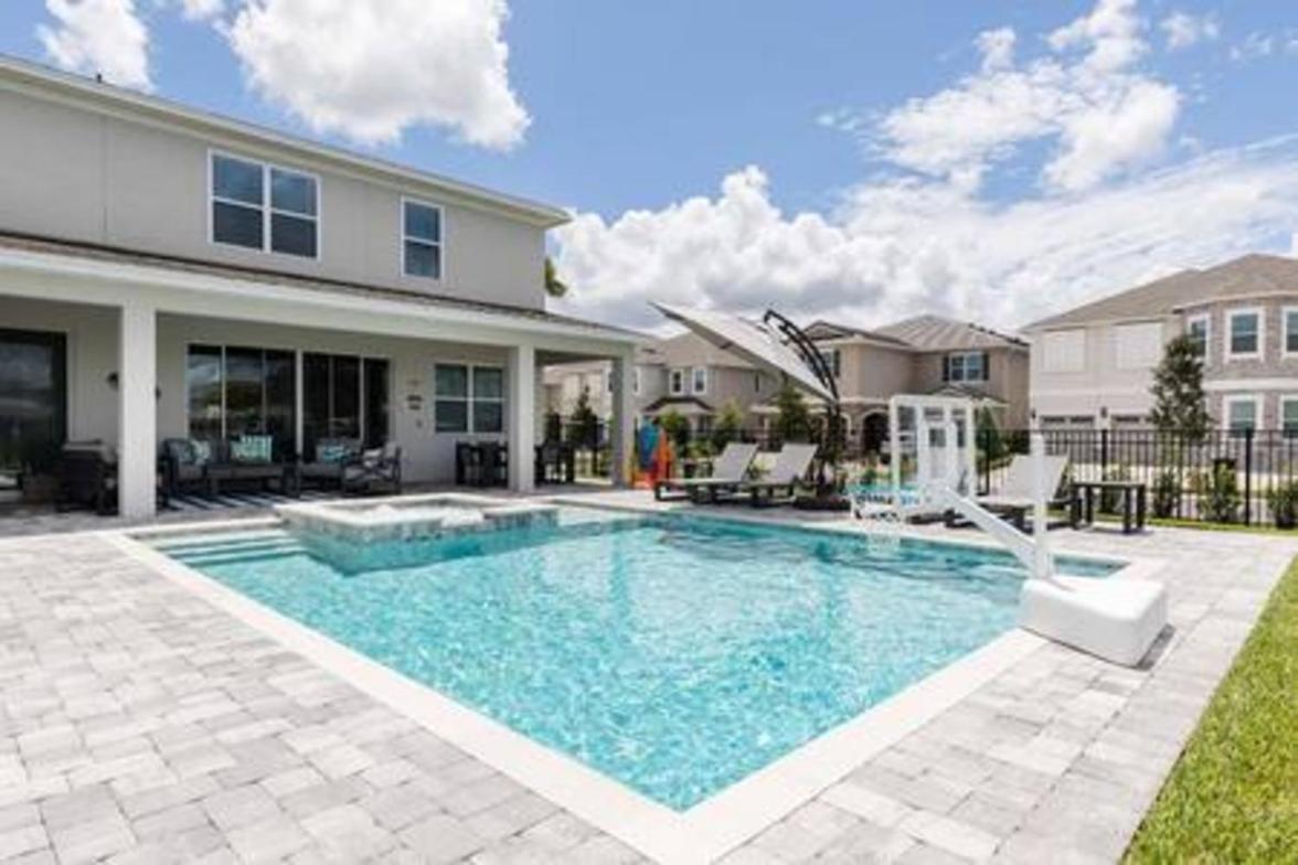 Luxury Retreat 8bd - Close To Holiday home Orlando