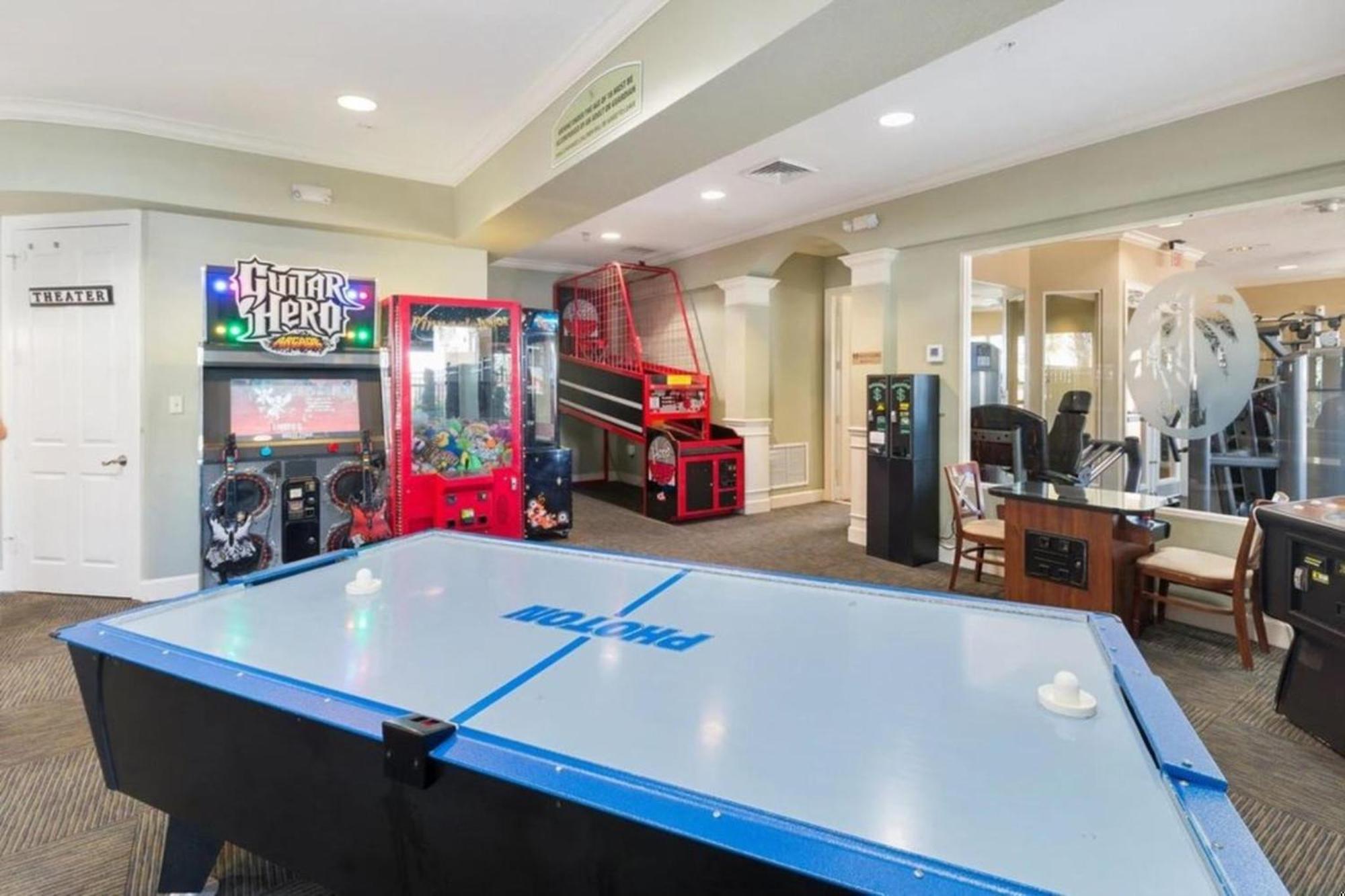 Windsor Hills Getaway: 3br, Pool, Near