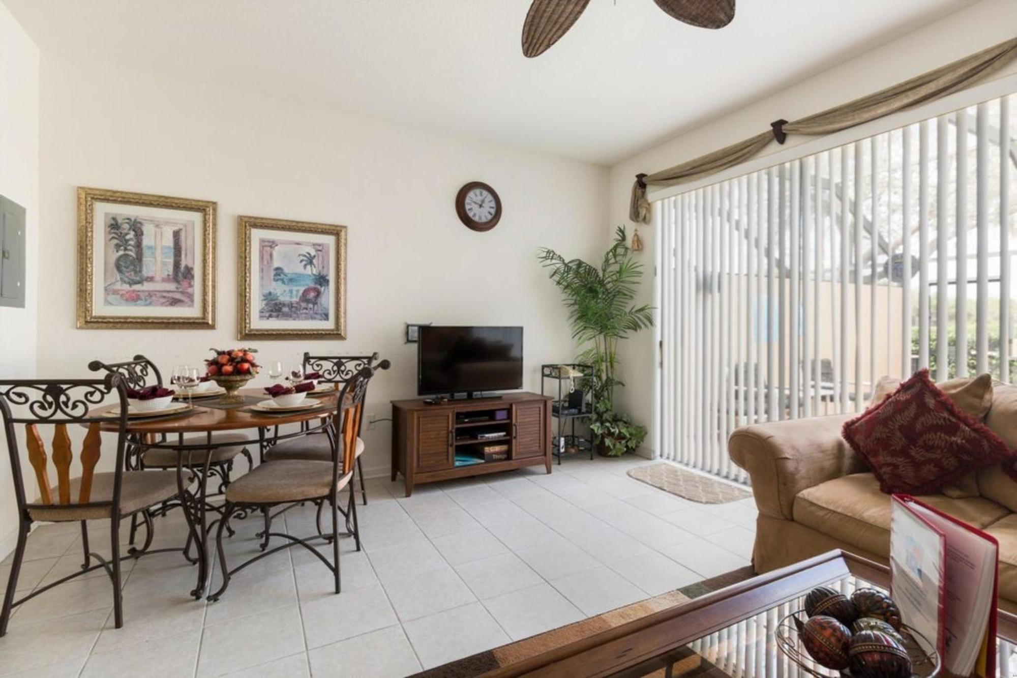 Windsor Hills Getaway: 3br, Pool, Near Apartment