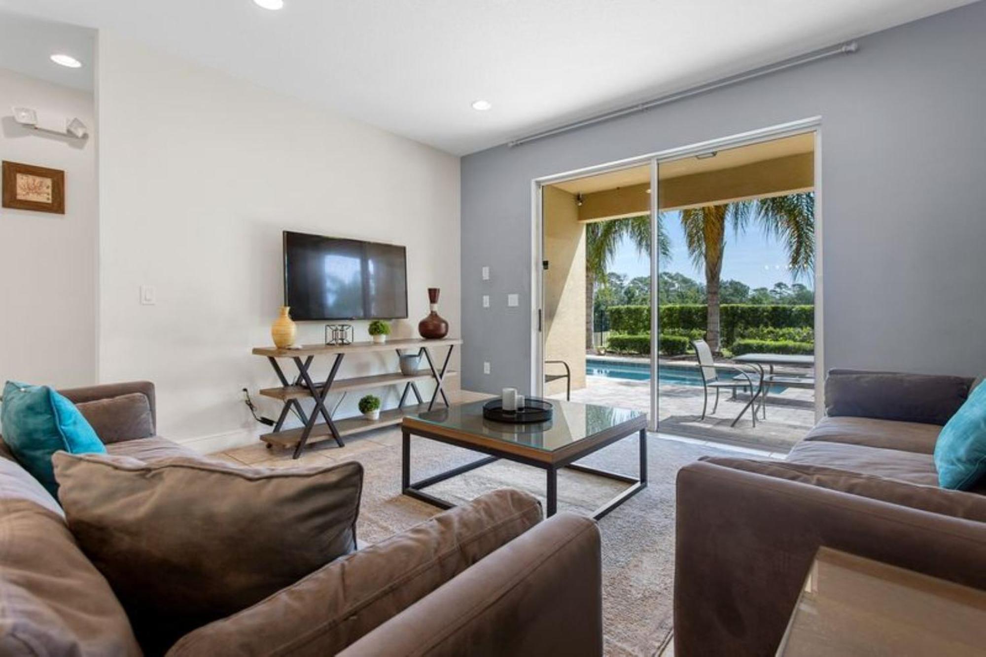 361 8 Pc Perfect With Private Pool
