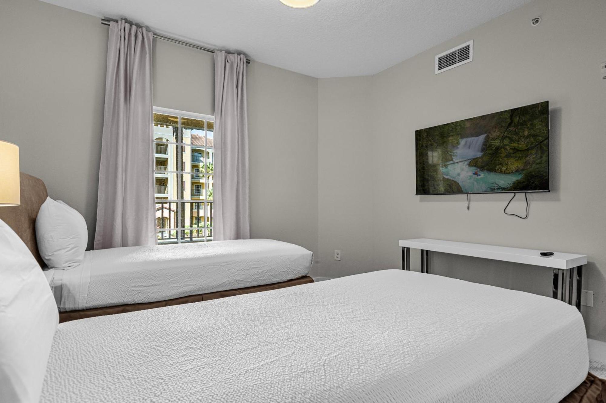 3 Bedroom Spacious At Worldquest Near Disney- 22677 Holiday home Orlando