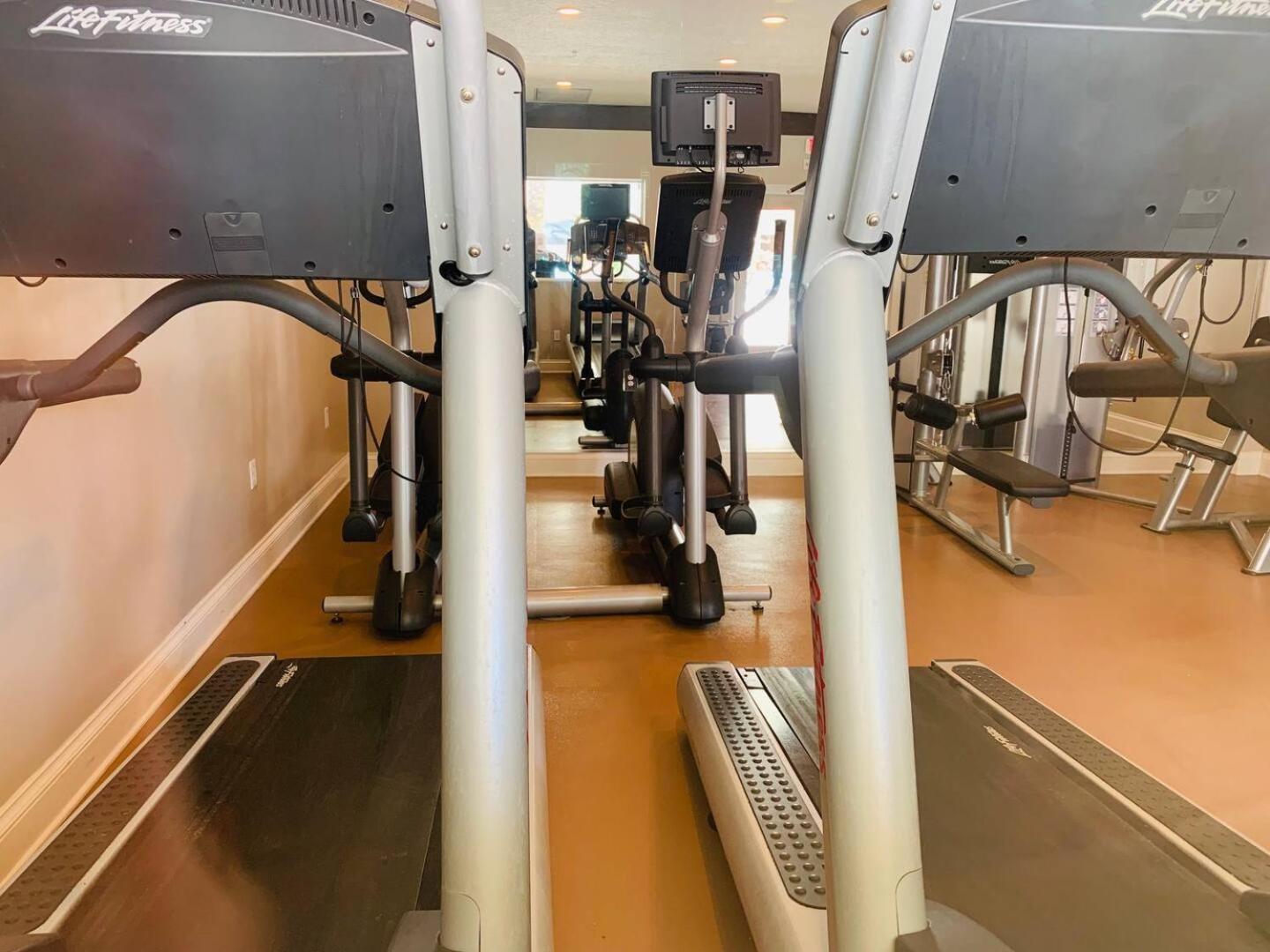 Elegant 1br Near Universal