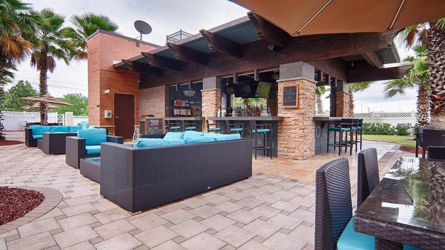 Elegant 1br Near Universal Apartment
