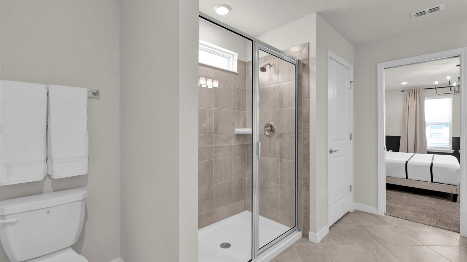 Modern 5br 4baths Townhouse *
