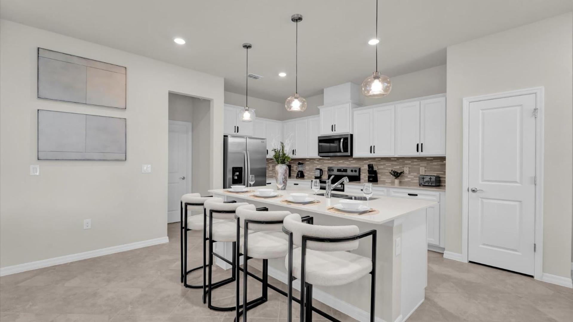 Modern 5br 4baths Townhouse Holiday home