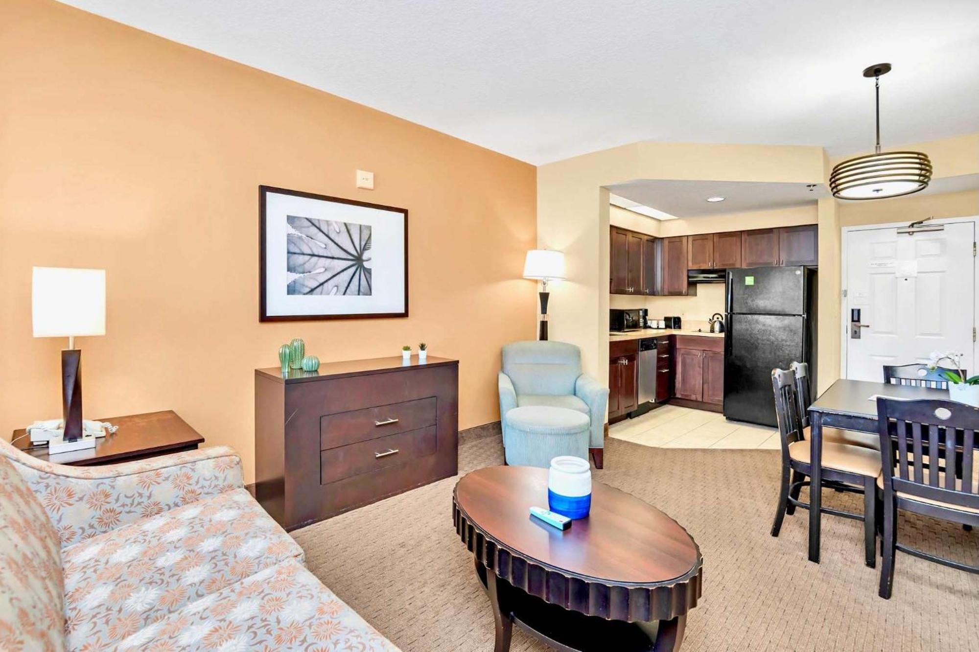 W Hot Tub And Pool Near Universal *