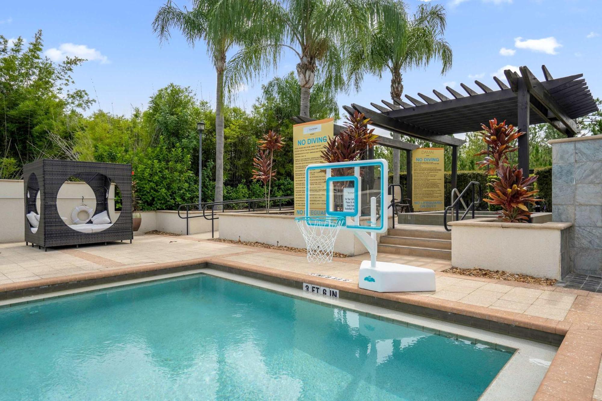 Spring Break Escape! Renovated Townhome By Disney! Holiday home