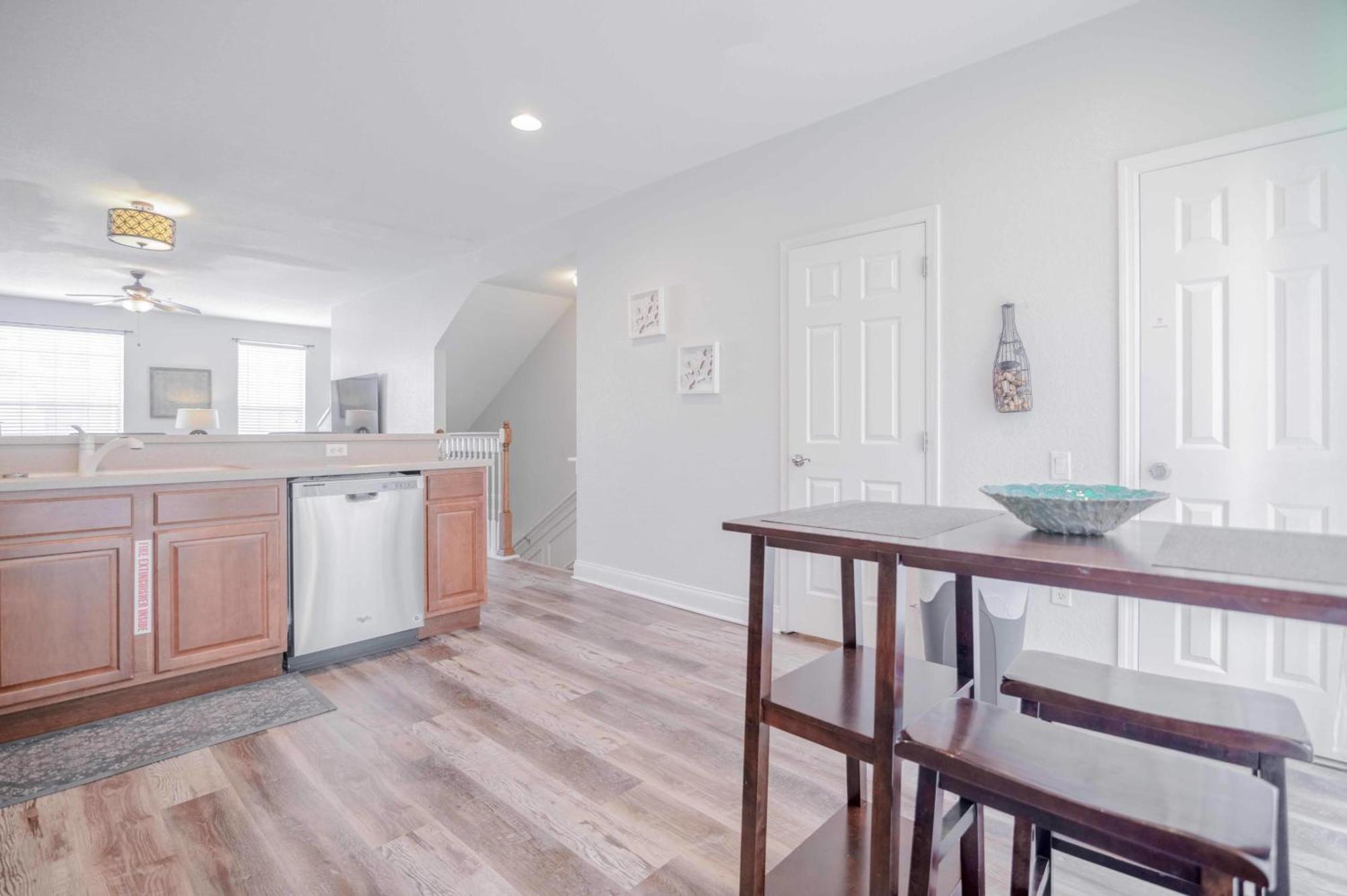 Apartment New! Fabulous Vista Cay Casa Bella Near Theme Parks, And Walk To The Convention Center Orlando
