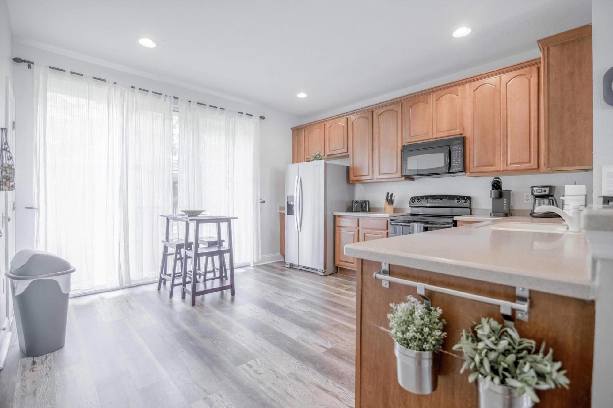 New! Fabulous Vista Cay Casa Bella Near Theme Parks, And Walk To The Convention Center Orlando