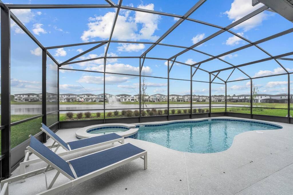 Super Uniki- 10bdr 10ba Designs Themes Views Orlando