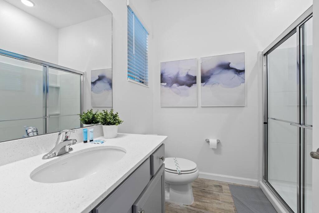 Super Uniki- 10bdr 10ba Designs Themes Views Orlando