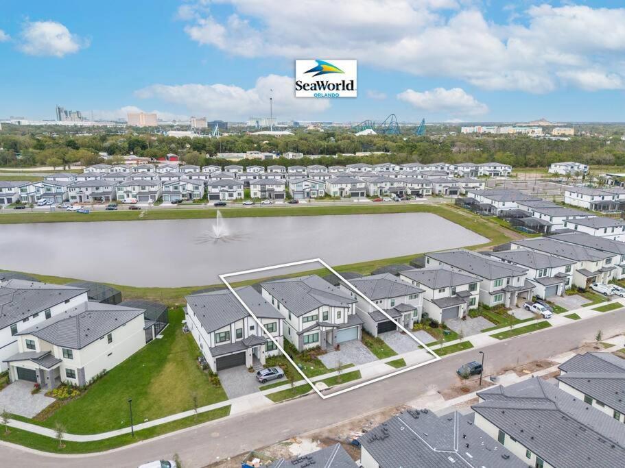 Super Uniki- 10bdr 10ba Designs Themes Views * Orlando