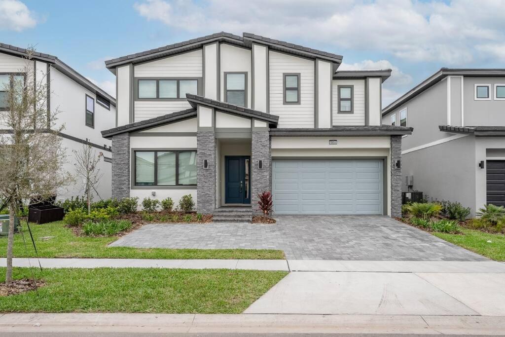Super Uniki- 10bdr 10ba Designs Themes Views Orlando