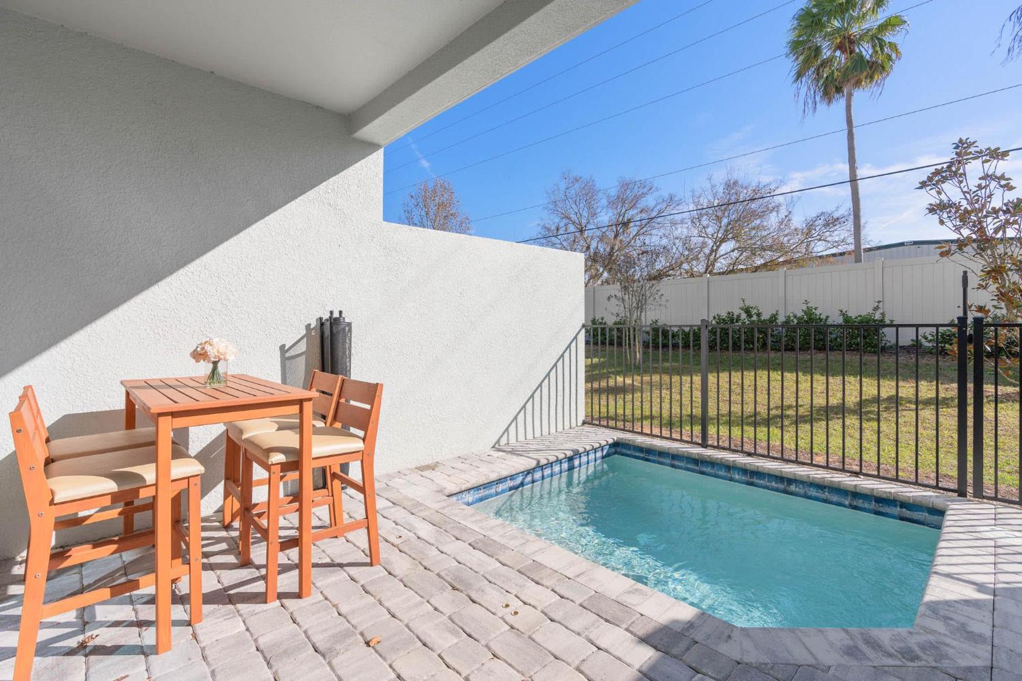 Super Close -disney's Parks Theme & Pool Holiday home