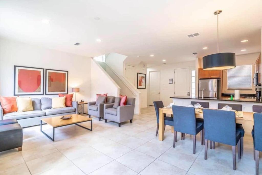 Flash 20 Off Private Townhome At Regal Oaks