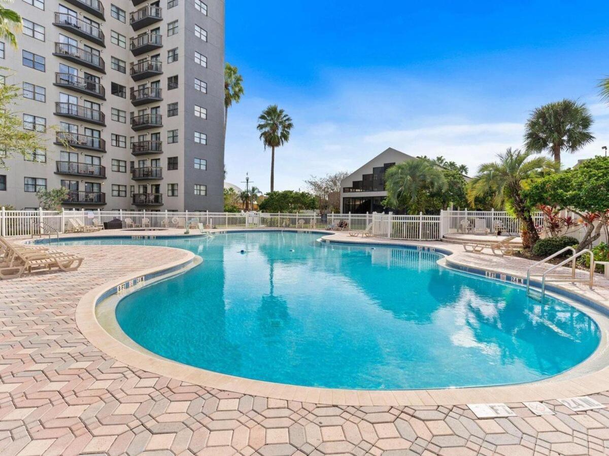 1802 Enclave-2-m * Orlando