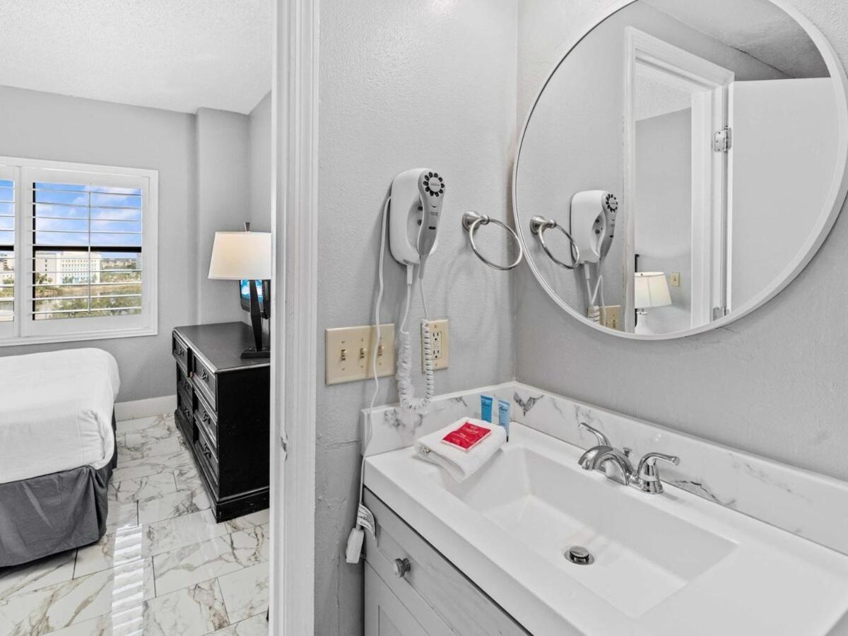 1802 Enclave-2-m * Orlando