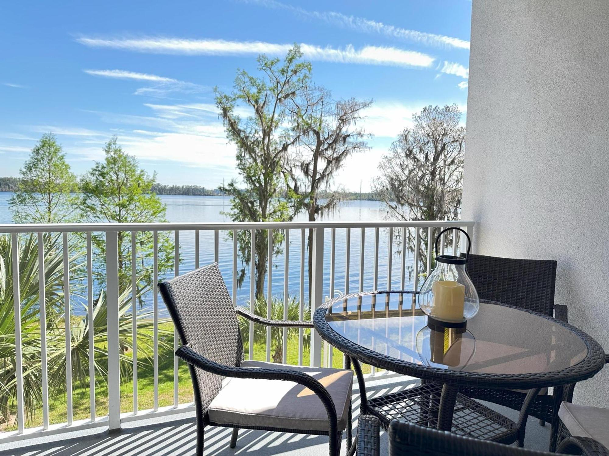 Bh102 - Lakeside Getaway - Minutes From Holiday home *