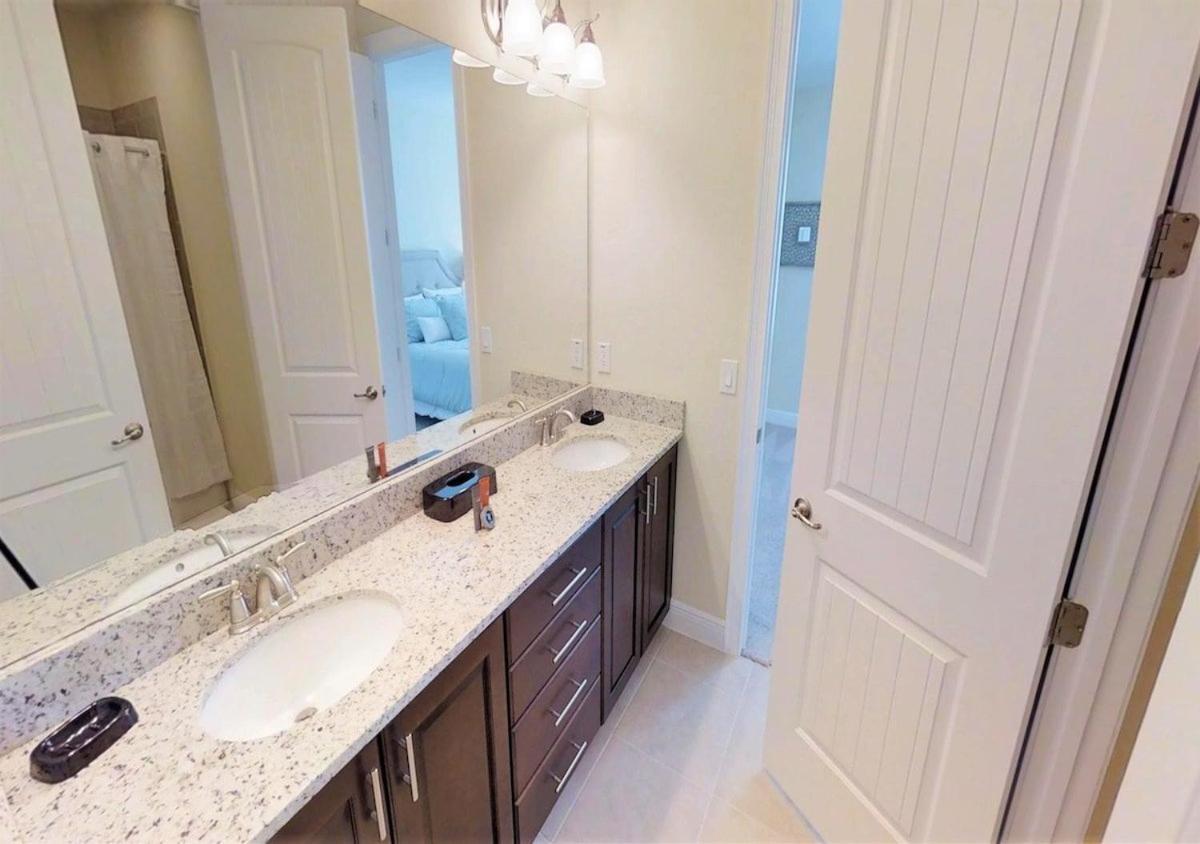 7613-8-bl-only 10 Minutes From Holiday home Orlando