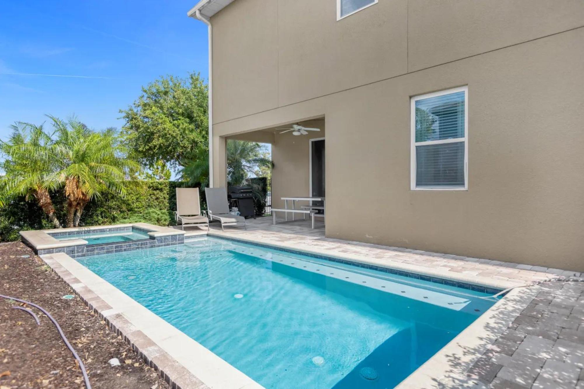 7601-7-bl-designer Decorated With Whimsical Themed Holiday home *
