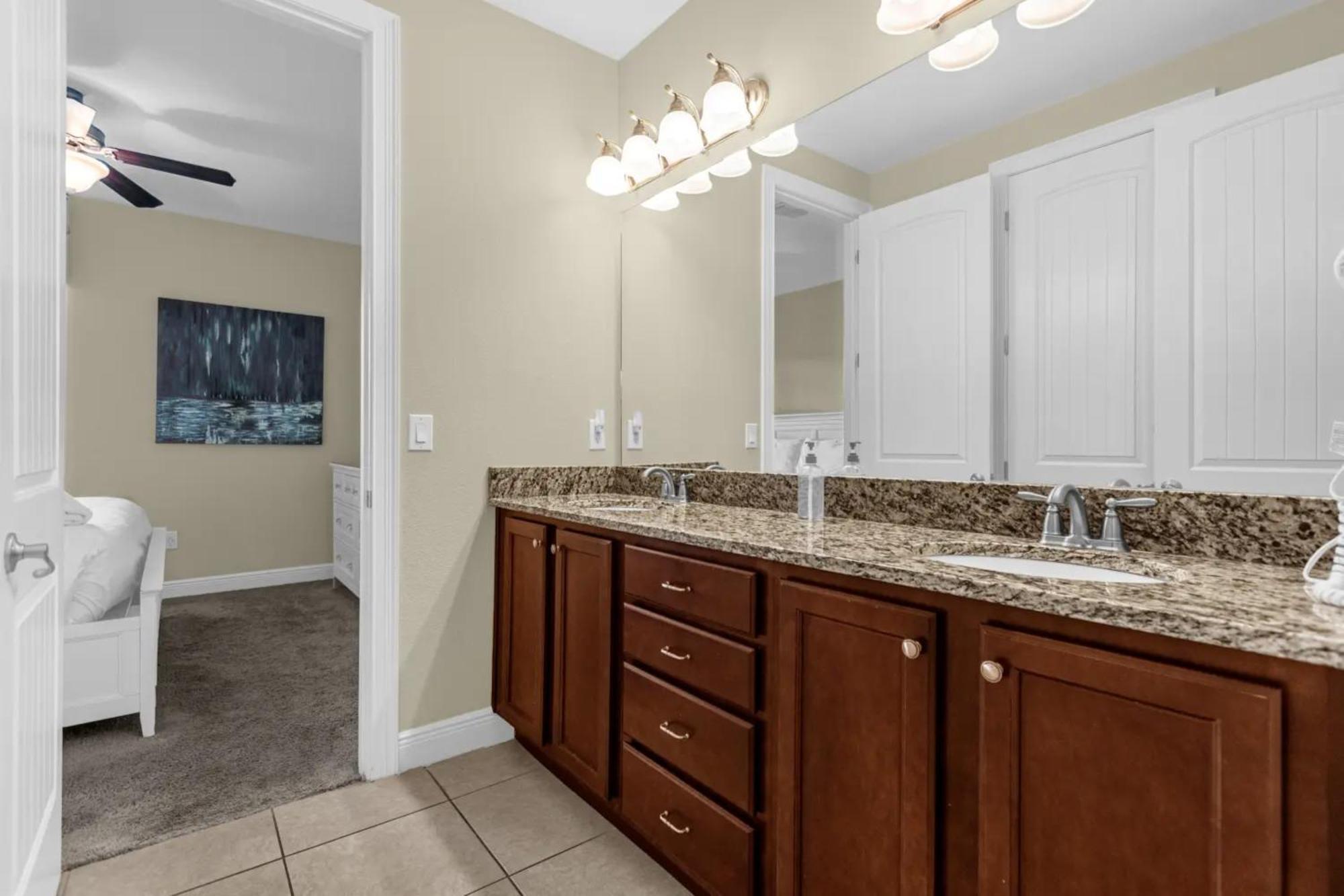 7601-7-bl-designer Decorated With Whimsical Themed Orlando