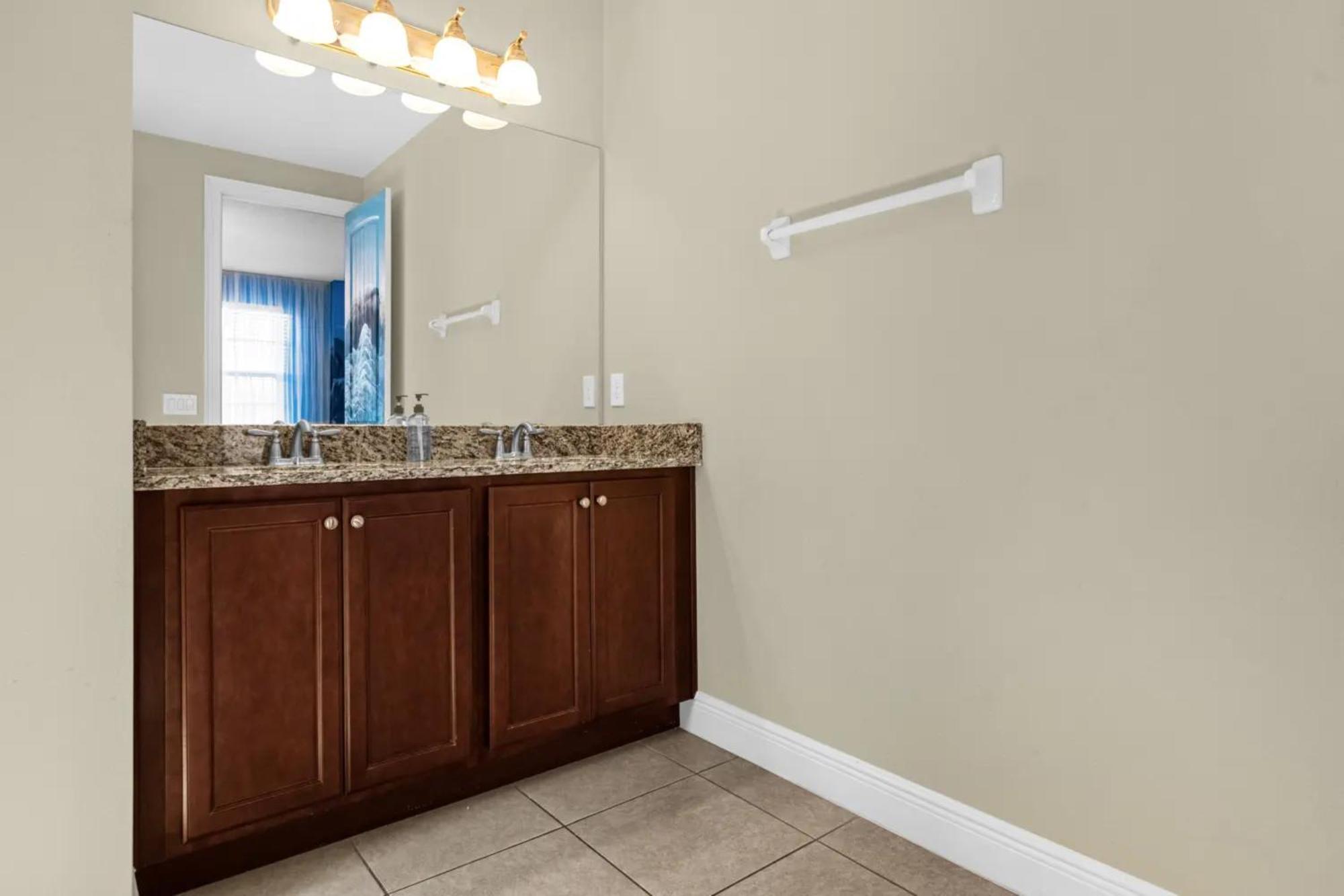 7601-7-bl-designer Decorated With Whimsical Themed Holiday home