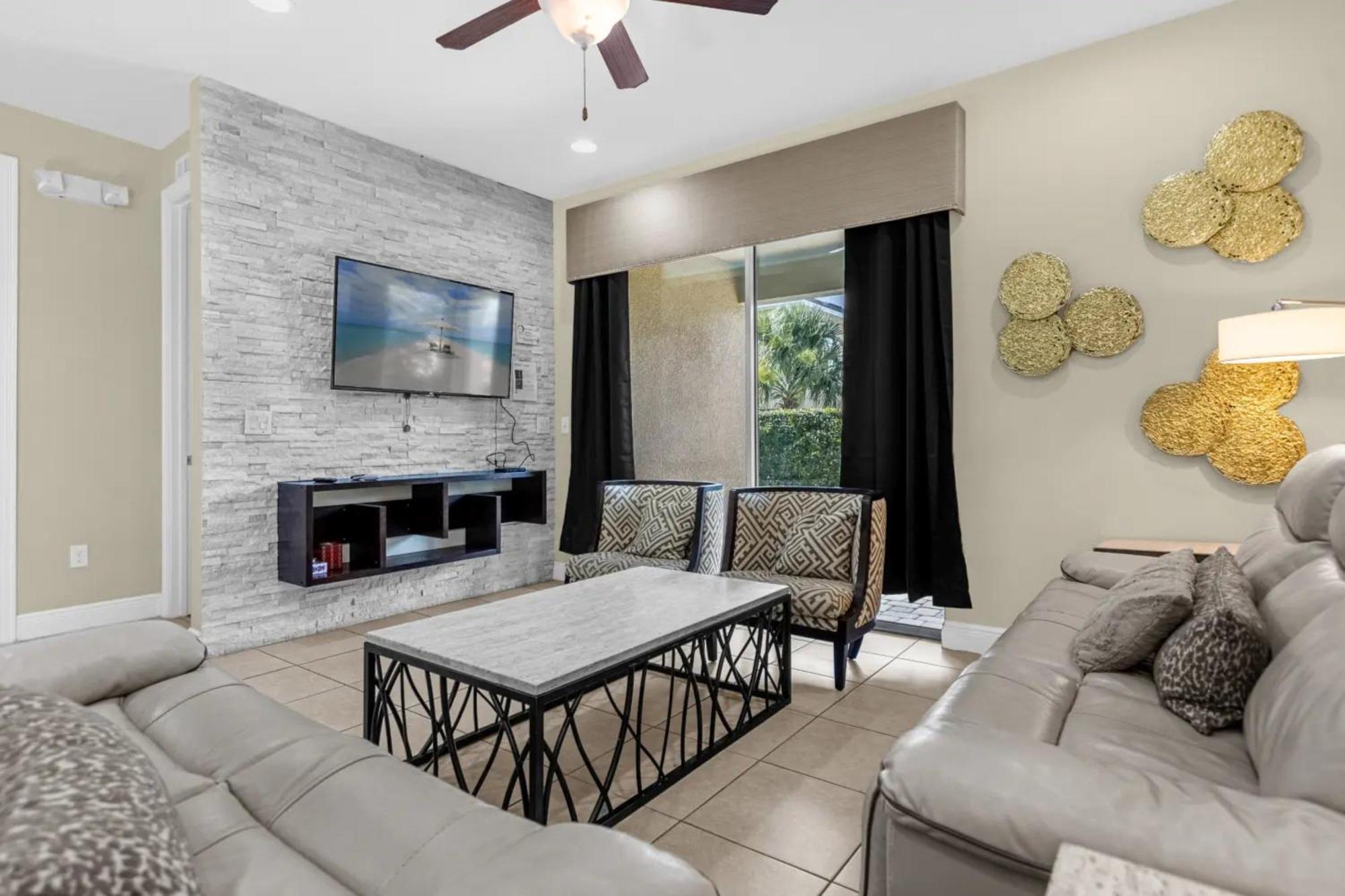 7601-7-bl-designer Decorated With Whimsical Themed Holiday home *