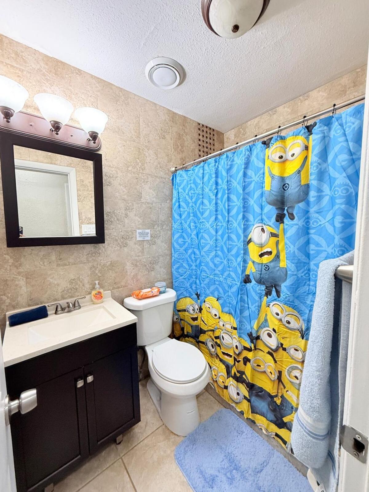 Cozy Getaway, 2 Min To Epic Universal Park Holiday home Orlando