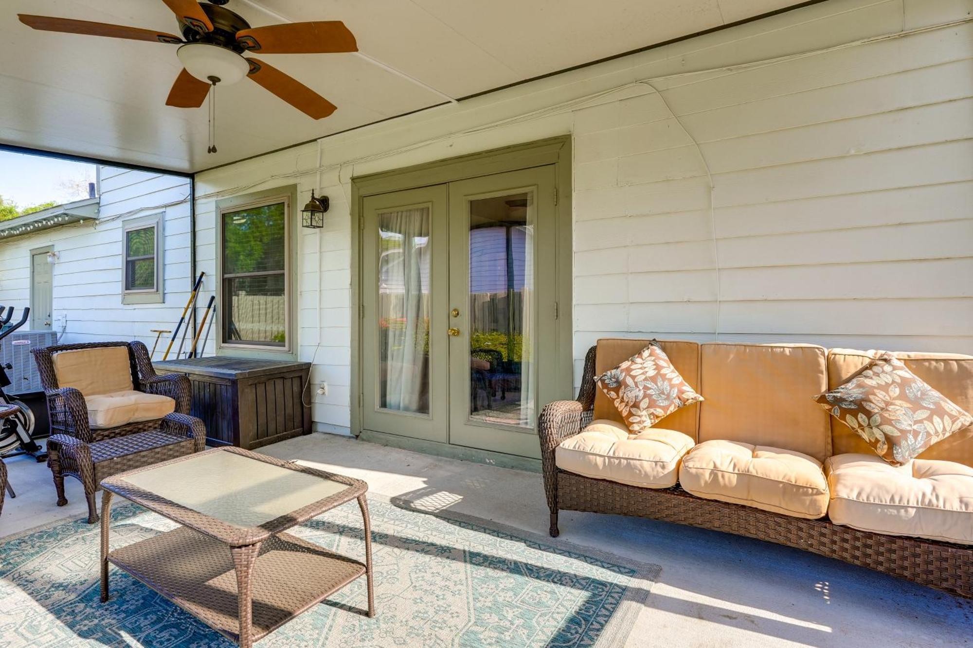 10 Mi To Universal With Screened Porch Holiday home *