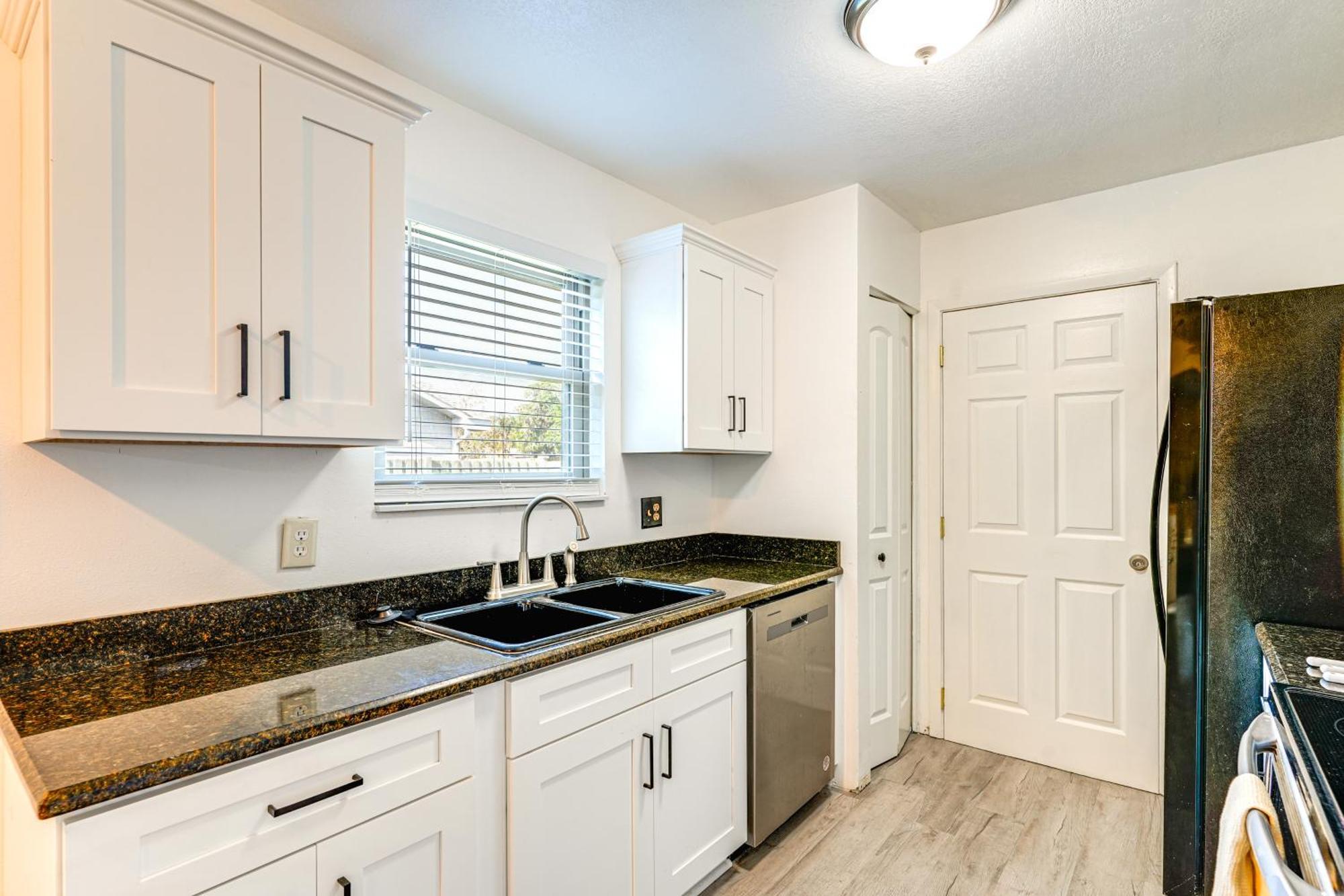 Holiday home 10 Mi To Universal With Screened Porch *
