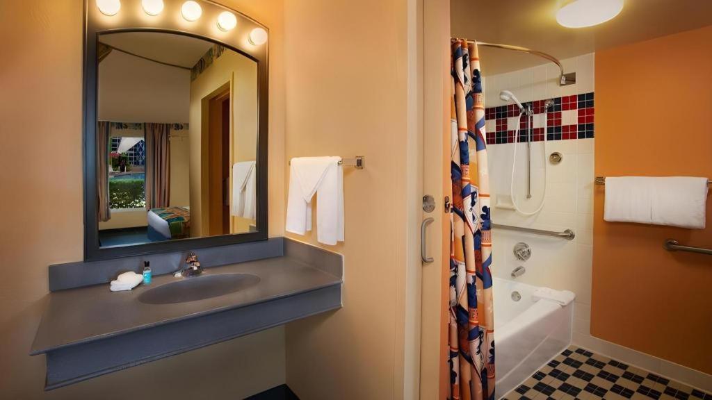 Resort Disney's All-star Sports 3*