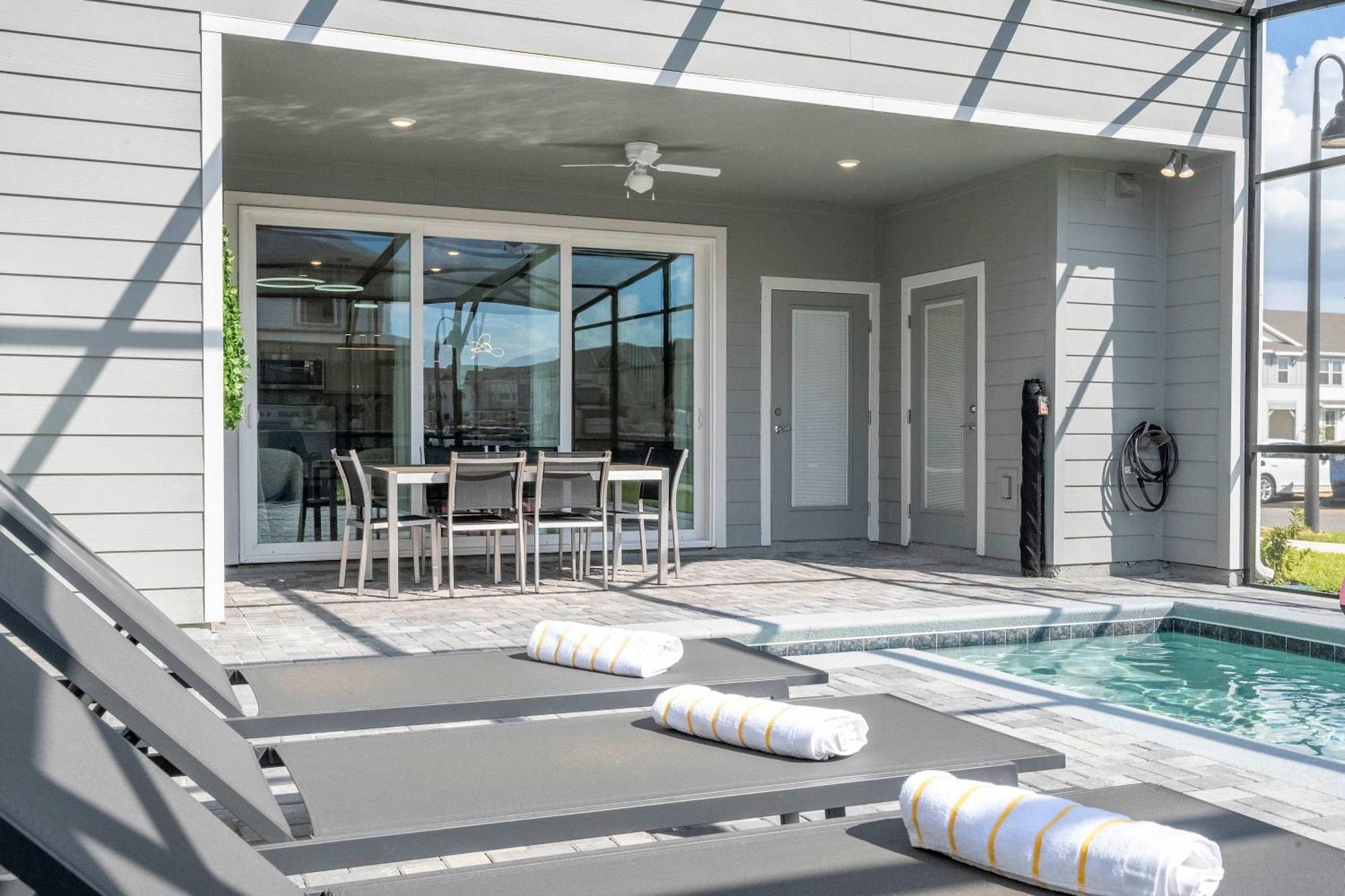 Gorgeous 5bd Pool & Game At Windsor Cay 1253 Holiday home