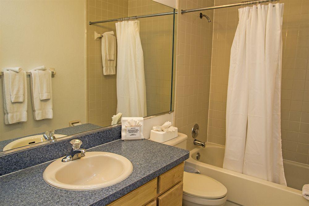 The Seasons Resort Oak Ridge