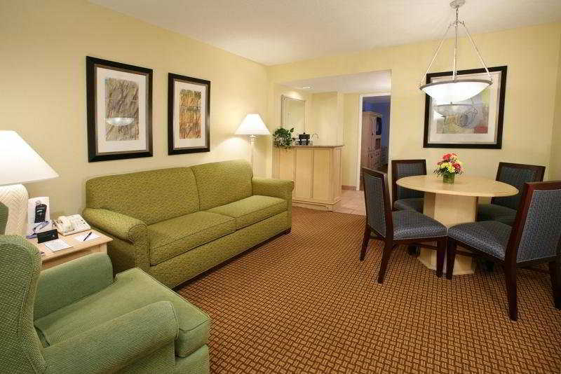 Embassy By Hilton Orlando 3*