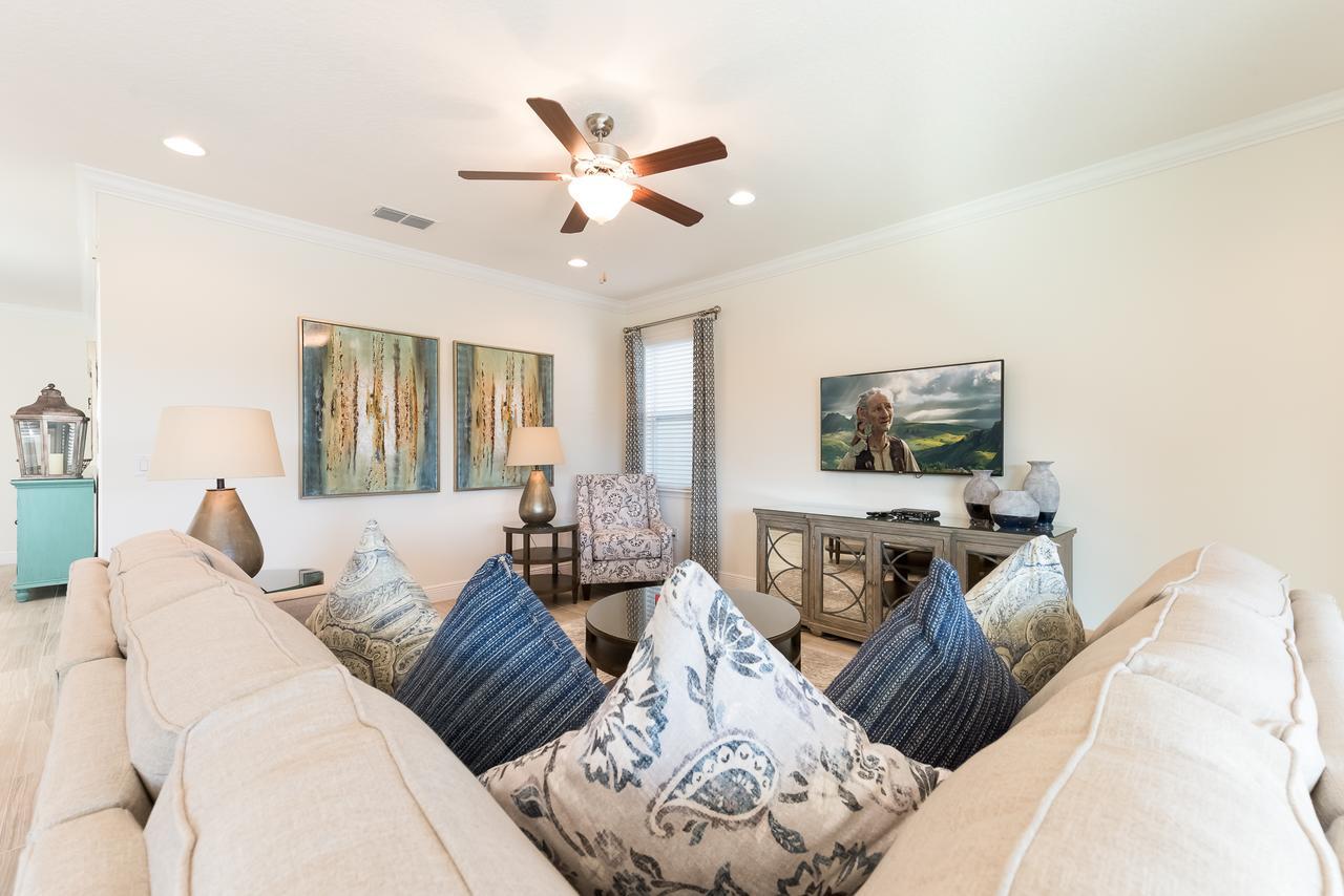 Luxury Near By Rentyl With Private Pool & Amenities - 211m Holiday home Orlando