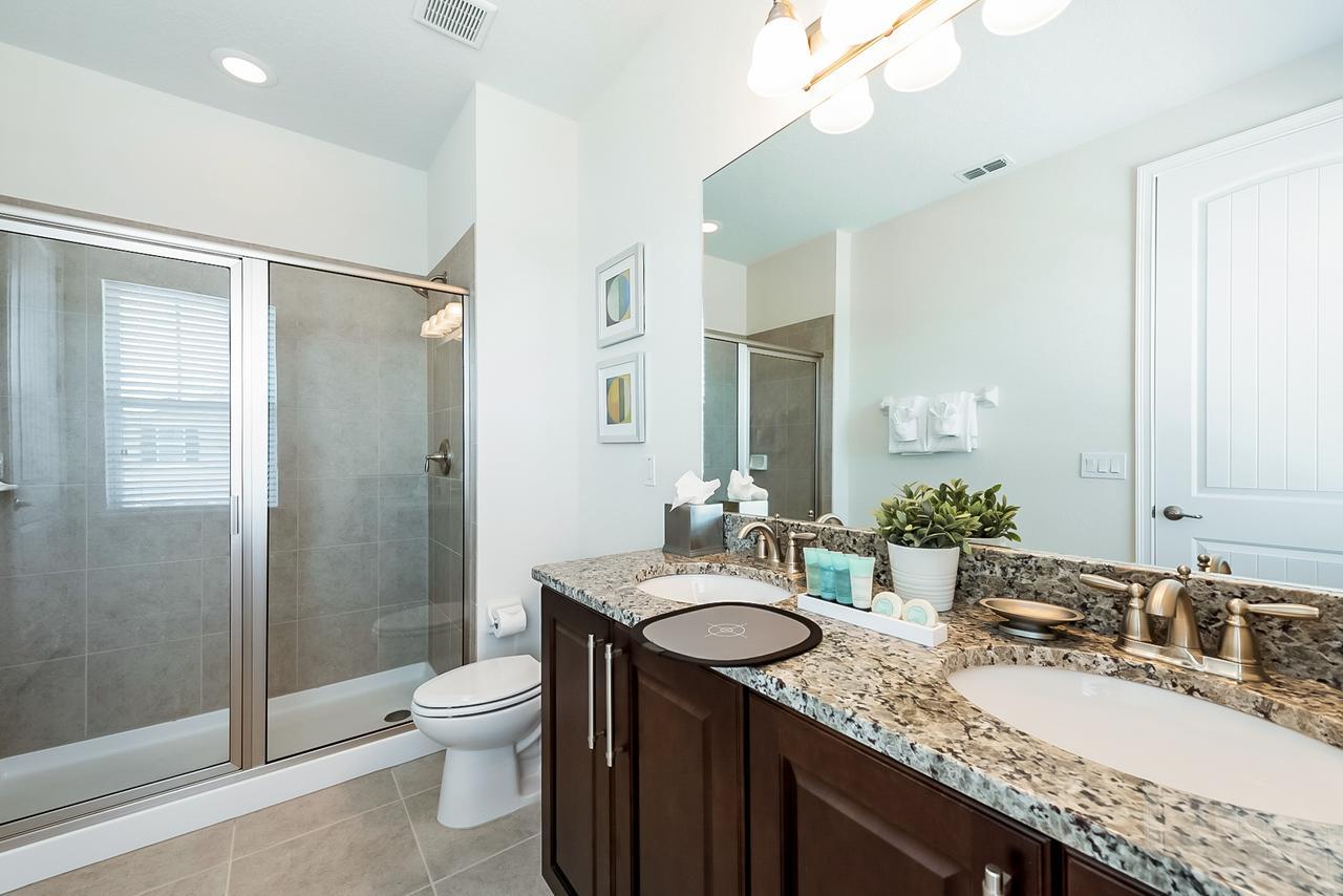 Stylish With Media & Pool Table Near By Rentyl - 7601m Orlando