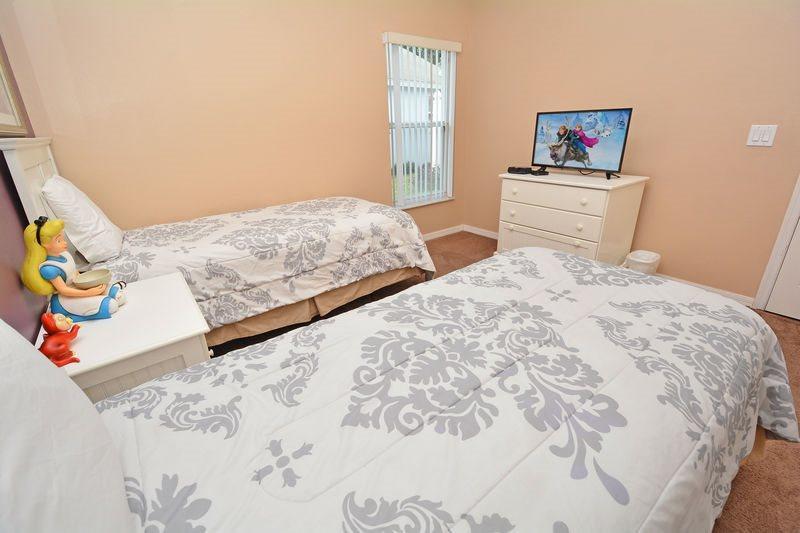 5 Bedroom Luxury Pool & Just 8 Miles To Holiday home