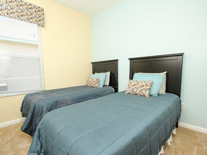 Spacious 4 Bed Pool Near In Gated * Orlando