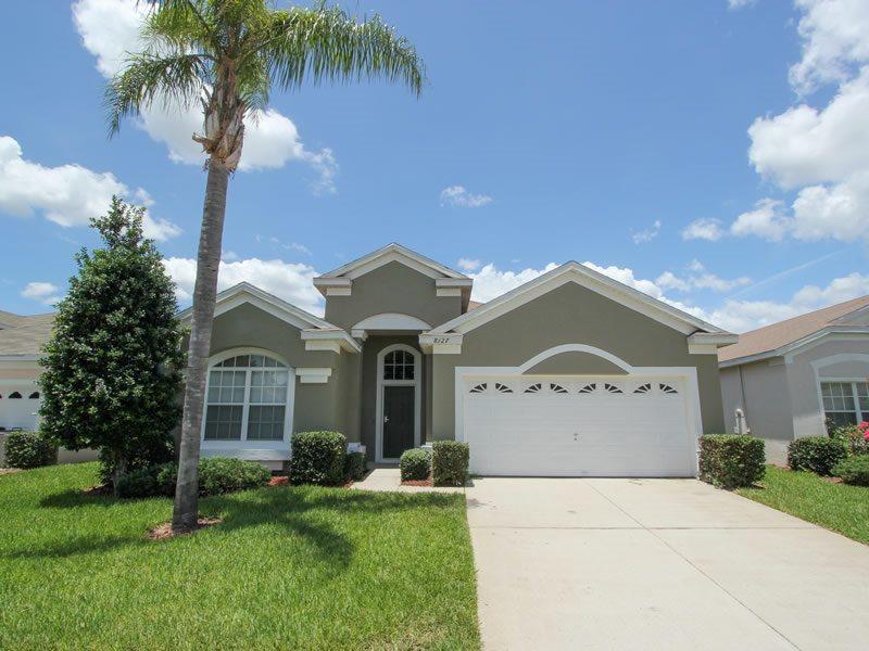 Spacious 4 Bed Pool Near In Gated Holiday home *