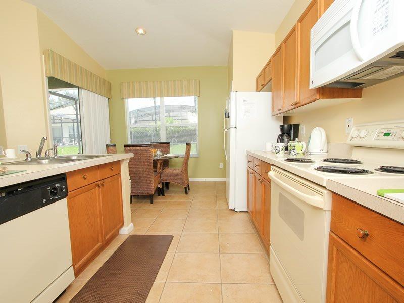 Spacious 4 Bed Pool Near In Gated *