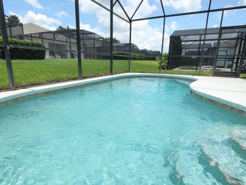 Spacious 4 Bed Pool Near In Gated Holiday home Orlando