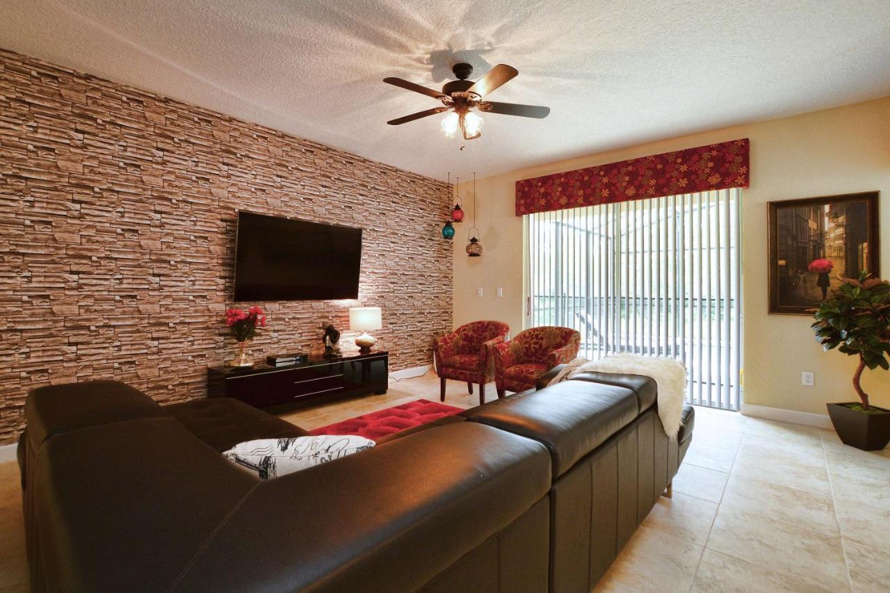 Paradise Palms- 6 Bed House W/pool-3505pp Holiday home *