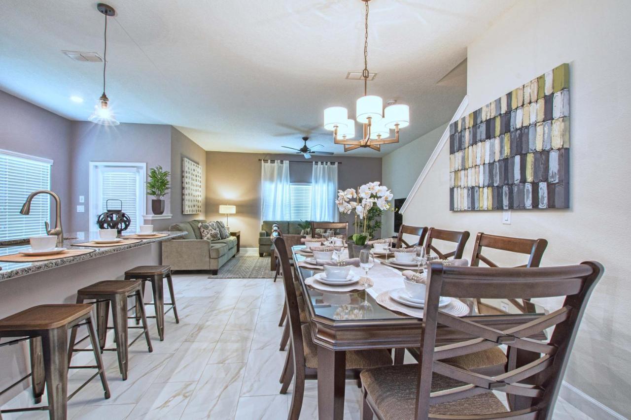 Villa Storey Lake-5 Bedroom Townhome W/splashpool-1621st *