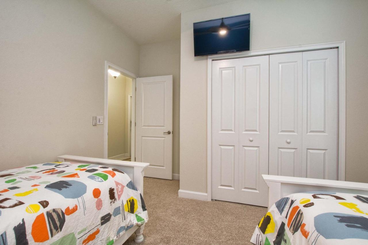 Storey Lake-5 Bedroom Townhome W/splashpool-1621st Orlando