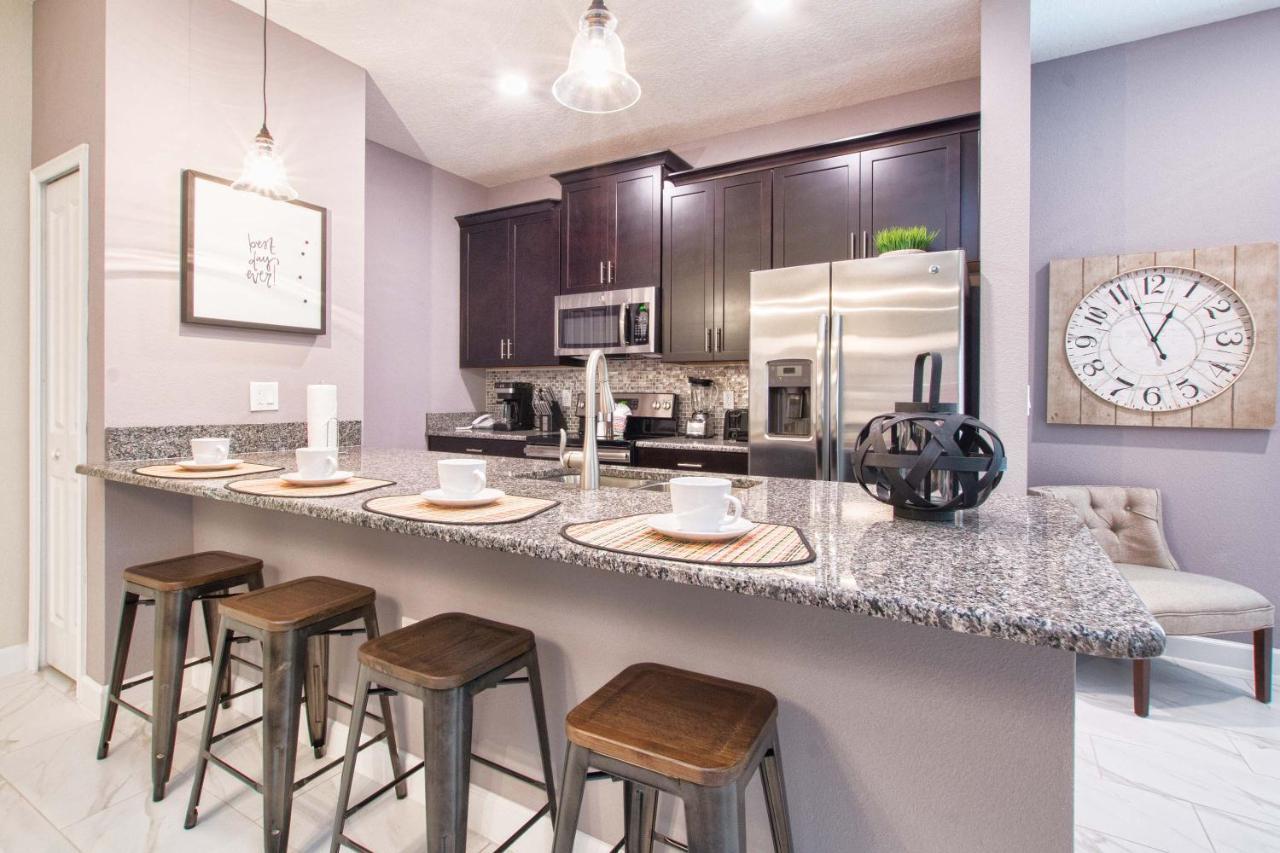 Villa Storey Lake-5 Bedroom Townhome W/splashpool-1621st
