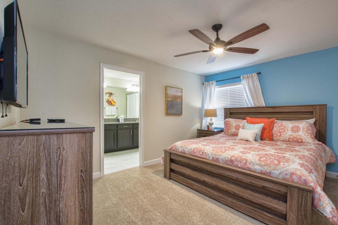 Storey Lake-5 Bedroom Townhome W/splashpool-1621st