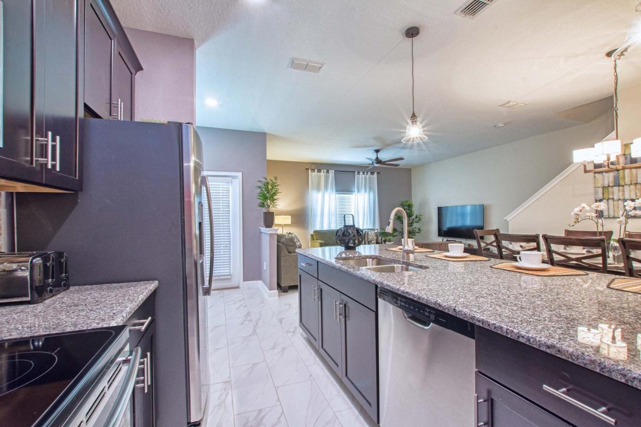 Storey Lake-5 Bedroom Townhome W/splashpool-1621st Villa