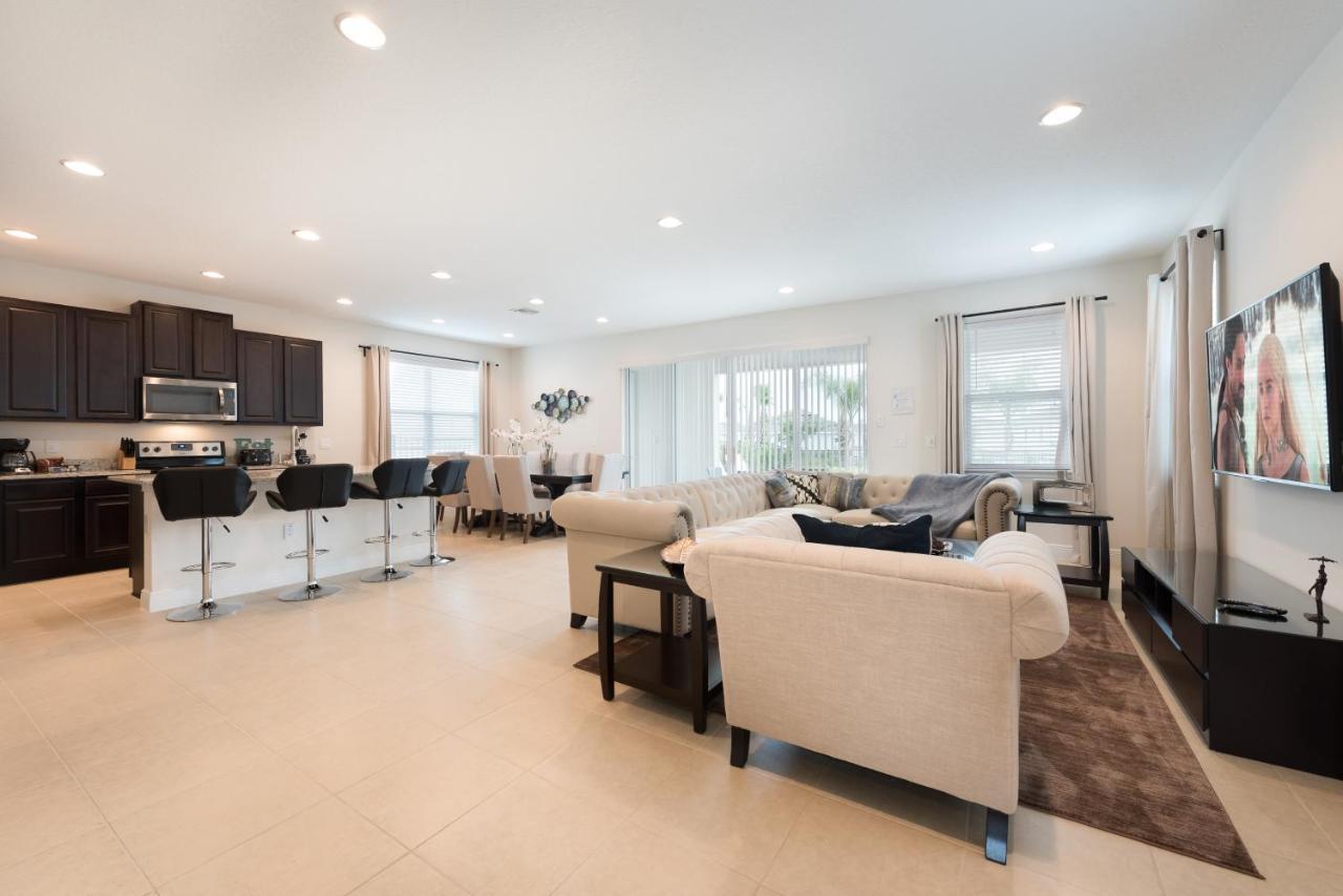 Cozy By Rentyl Near With Private Pool & Amenities - 7416m Holiday home Orlando